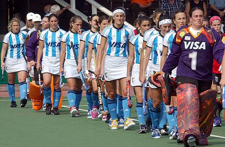 22-08-01 Partido contra Espa�a - (foto obtenida de www.championstrophy.nl ) 
